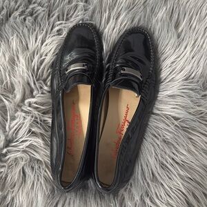 Salvatore ferragamo size 6 serial SR7504 black still in great condition